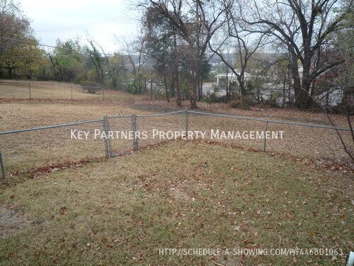 Building Photo - 1309 W 100th Terrace - Short term option!
