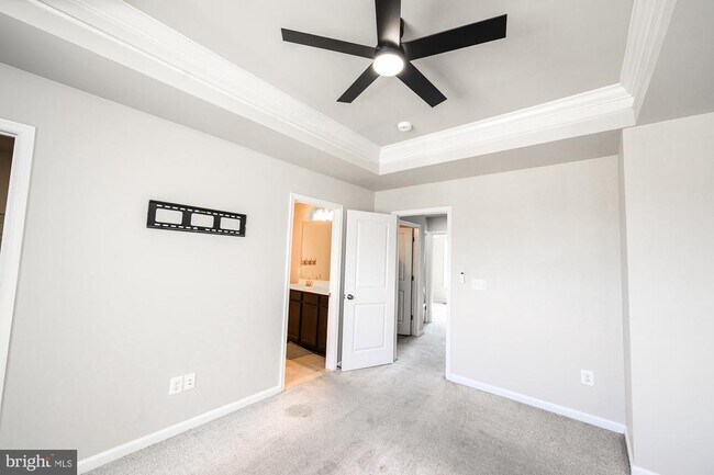 Building Photo - 105 Lantana Ln