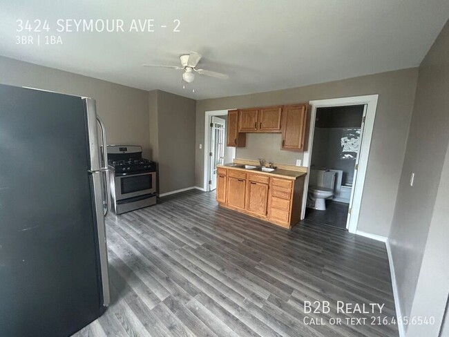 Building Photo - Flexible 3-Bedroom Home: Your Perfect Canv...