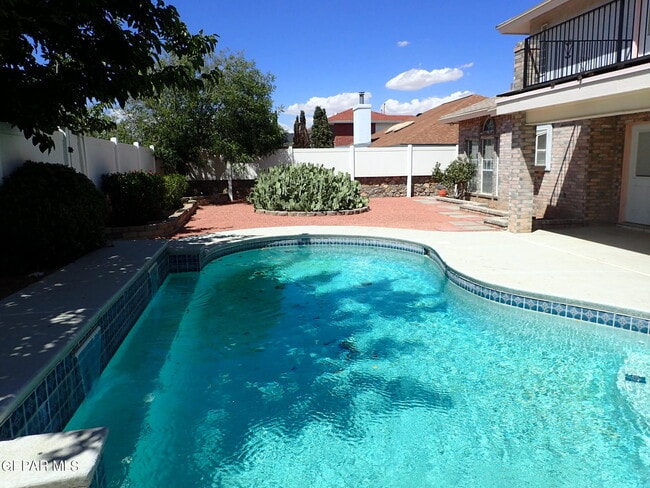 Building Photo - 4113 Loma Rosada Dr