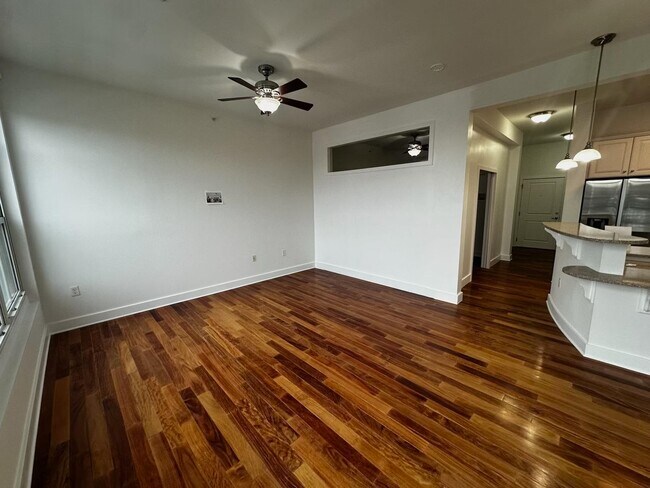 Building Photo - 55 Mallory Ave