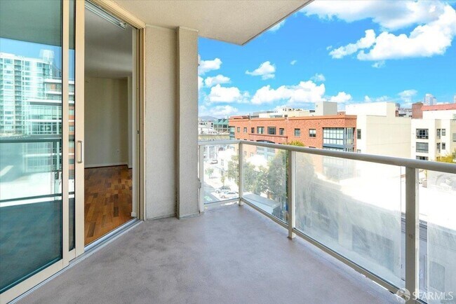 Building Photo - 88 King St