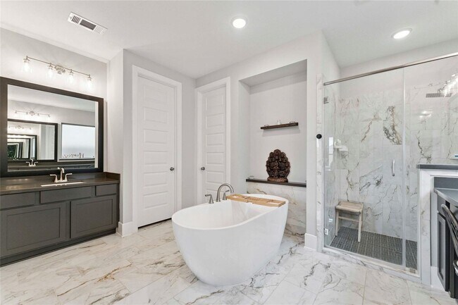 Building Photo - Beautiful Home in Sienna