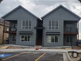 Building Photo - 1920 Howling Moon Way