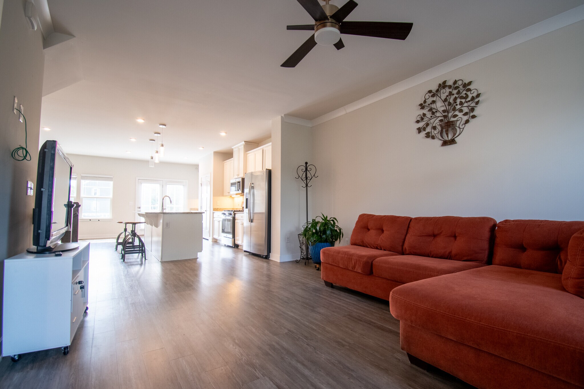 living rom - 914 Avast Way
