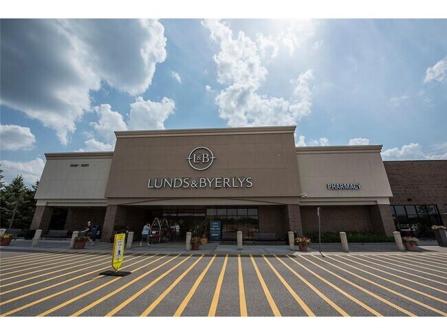 Building Photo - 12610 Ridgedale Dr