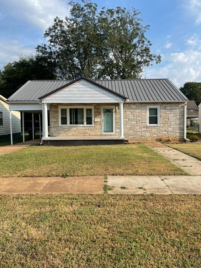 Building Photo - House for rent