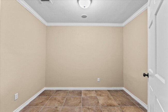 Building Photo - 114 Grand Ave