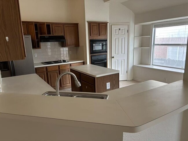 Building Photo - 11120 Savin Hill Ln