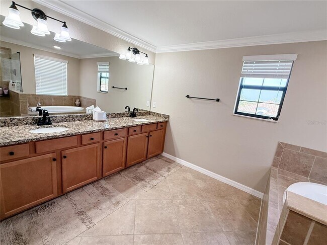 Building Photo - 12410 Cinqueterre Dr