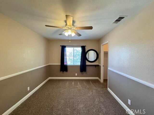 Building Photo - 30997 Oakhill Dr