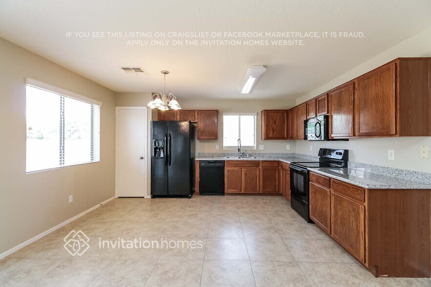 Building Photo - 2224 W Silver Creek Ln