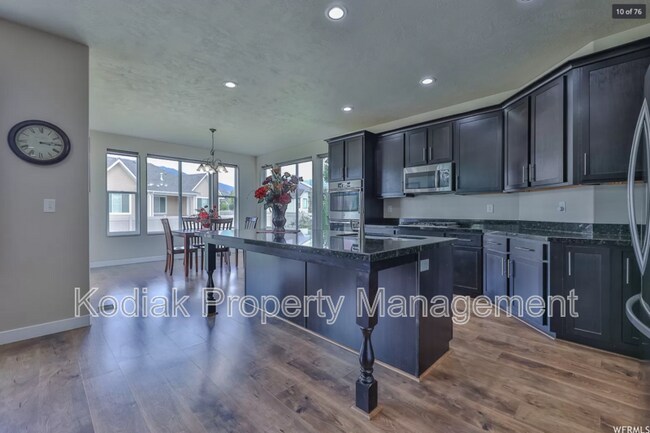 Building Photo - 1463 Kentucky Derby Way