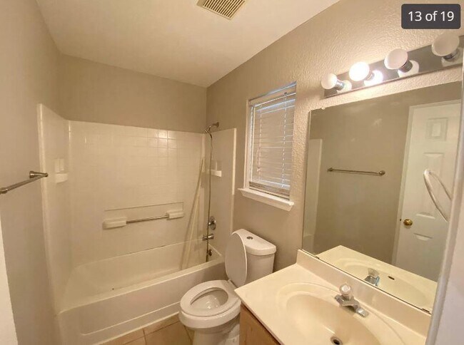 Building Photo - 1413 Haley Gray Dr