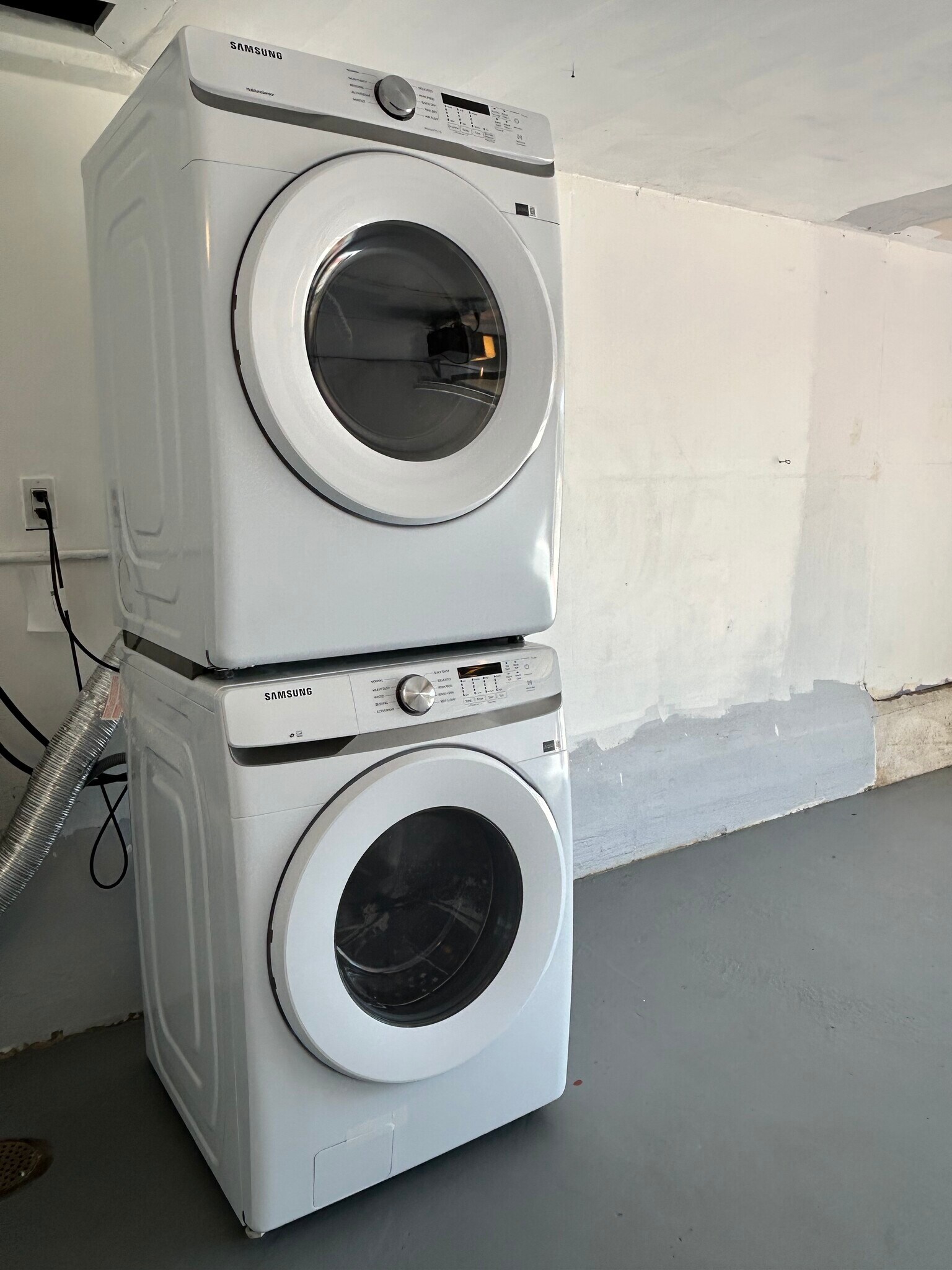 Brand new washer/dryer. - 1903 Sacramento St