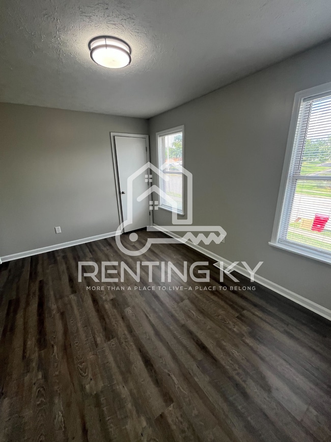 Building Photo - Completely Updated 2-Bed, 1.5-Bath Townhome!