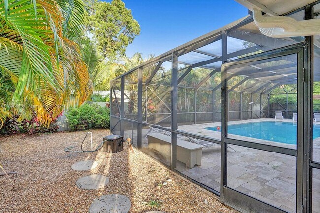 Building Photo - 2120 SW 28th Way