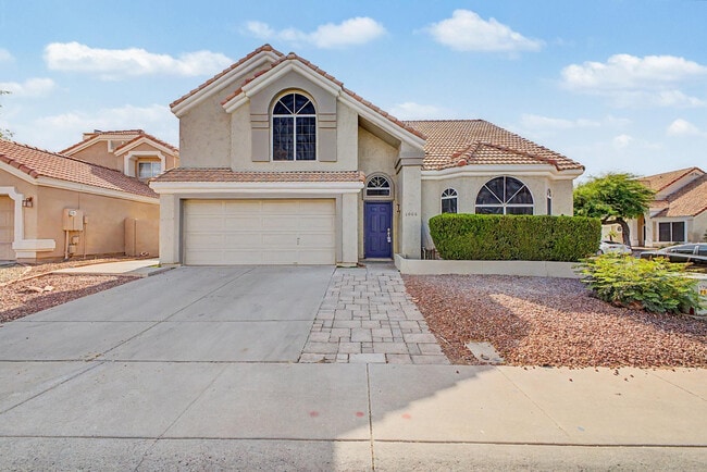 Building Photo - 1006 S Tiago Dr