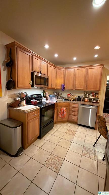 Building Photo - 1111 Fullerton Ave