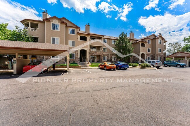 Building Photo - Charming condo with Central AC and 1 Car G...