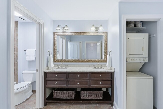 Building Photo - 5400 Park Ave