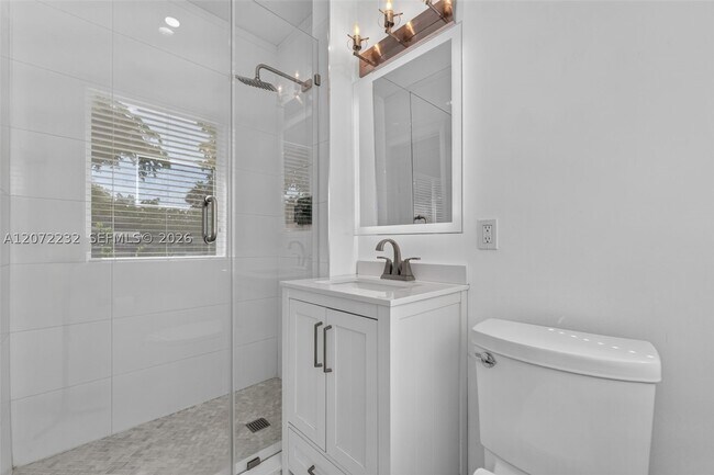 Building Photo - 12140 NE Miami Pl