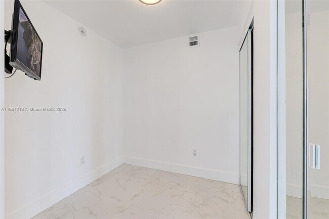 Building Photo - 5701 Collins Ave