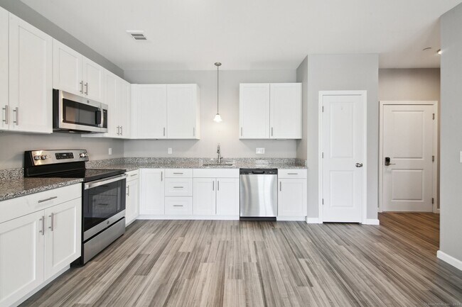 Building Photo - 9 Steele Blvd