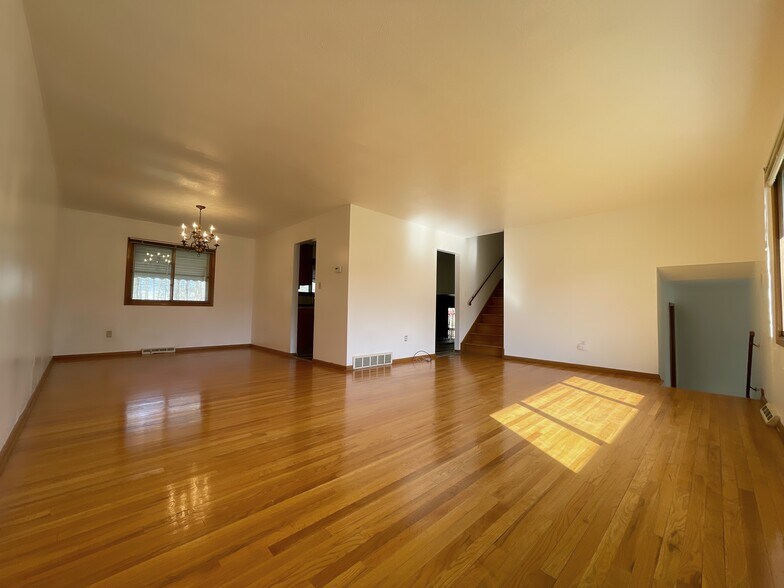 Building Photo - 6800 Glenallen Ave