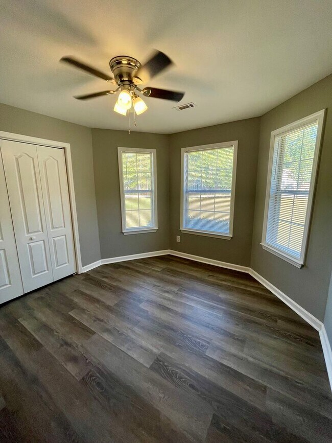 Building Photo - Beautiful 3 bedroom home in Hampton