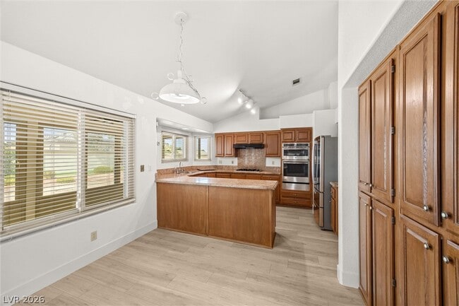 Building Photo - 360 Humboldt North Dr