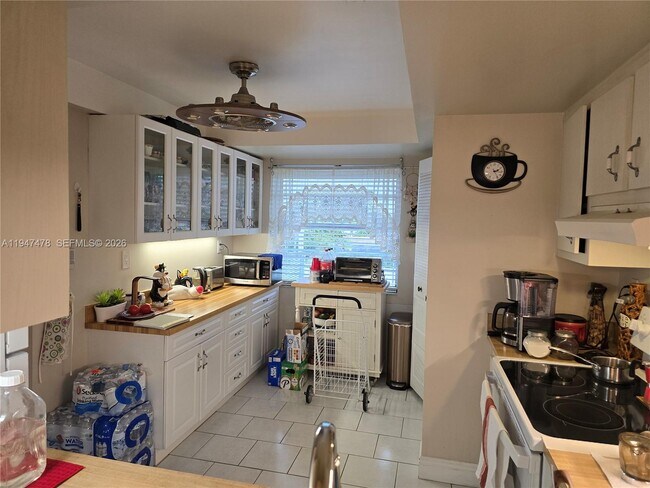 Building Photo - 7690 NW 18th St