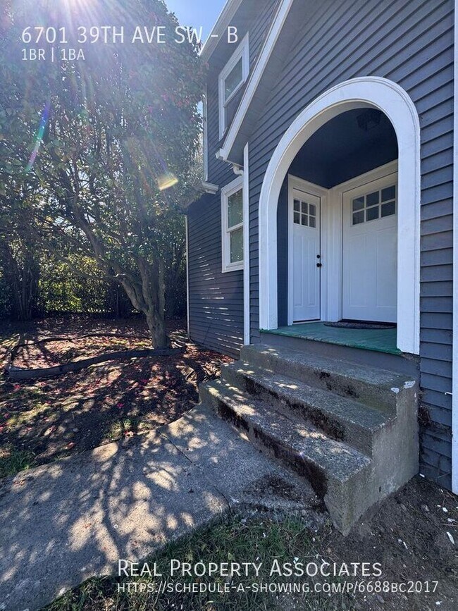 Building Photo - 6701 39th Ave SW