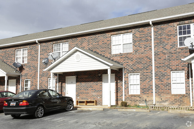 Building Photo - Maple Creek Townhomes