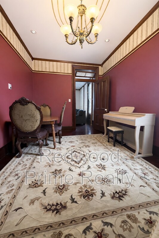 Building Photo - 401 S Center St