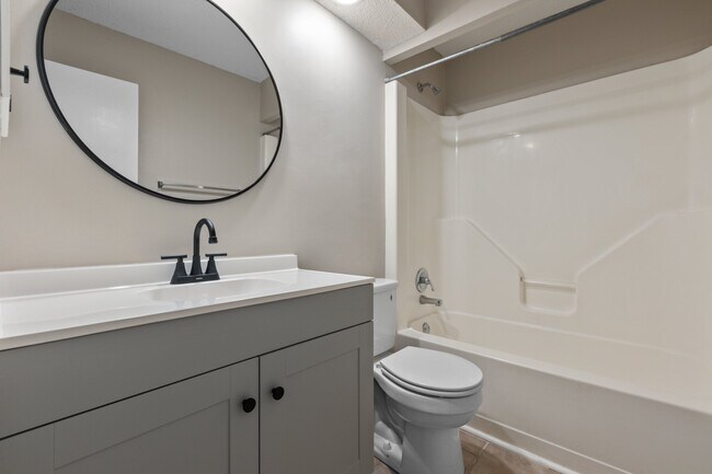 Building Photo - 5 Rocky Top Cove