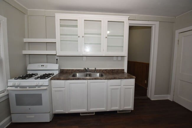 Building Photo - 510 S St Joseph St