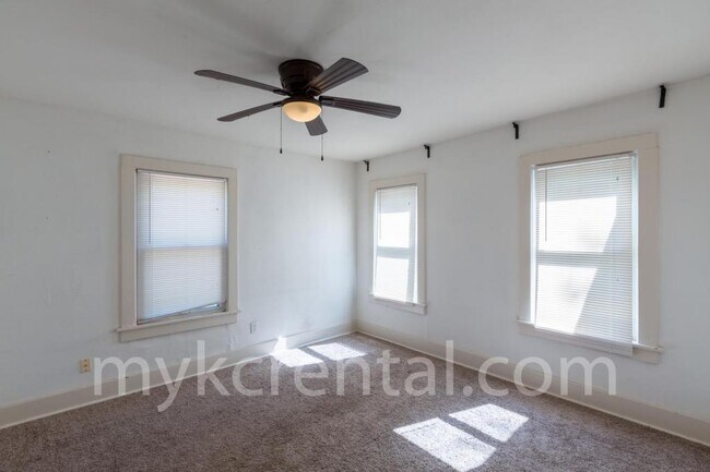 Building Photo - 4703 Alhambra St