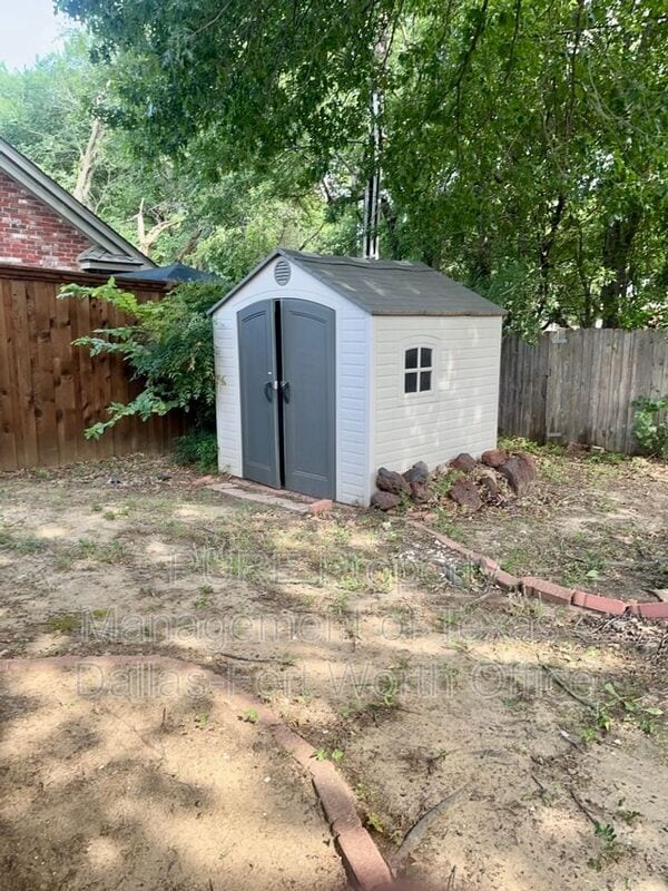 Building Photo - 3507 Blue Forest Dr