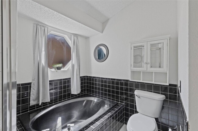 Building Photo - 5116 Plantation Dr