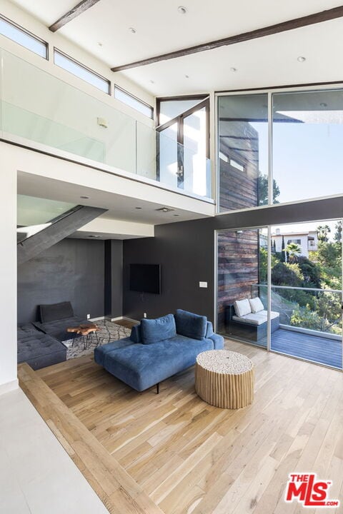 Building Photo - 5636 Tuxedo Terrace