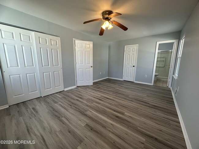 Building Photo - 185 Ravenwood Blvd