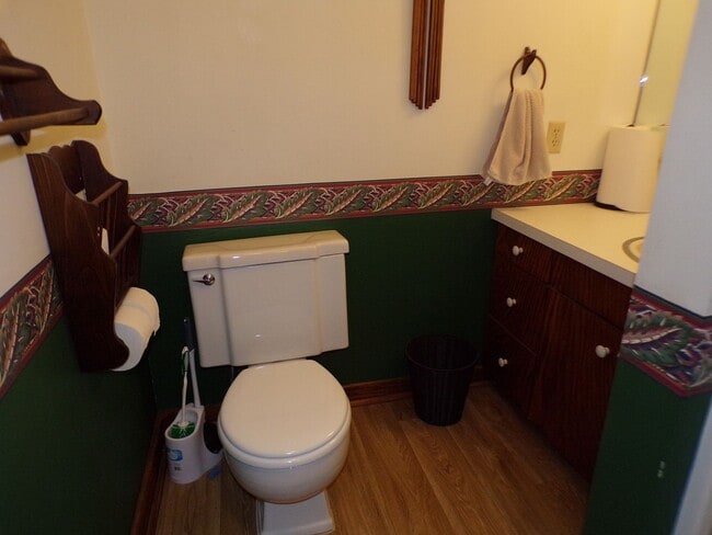 Building Photo - Light-Filled Home in Ideal Traverse City Neighborhood