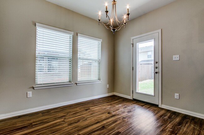 Dining area -off kitchen - 4917 Sanger Circle