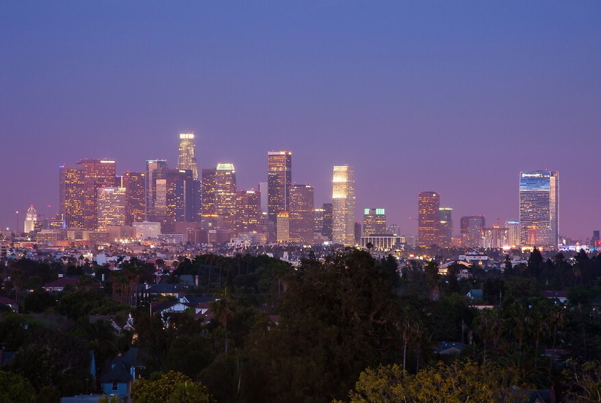 Building Photo - Wilshire La Brea