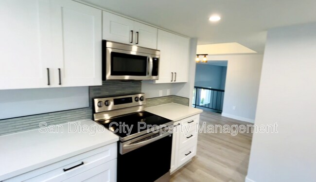 Building Photo - 4022 Mahaila Ave