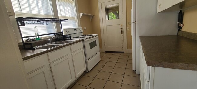 Building Photo - 1545 N Market St