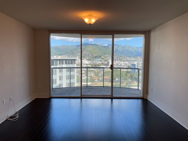 Building Photo - Allure Waikiki - 2/2/2 - $3,750