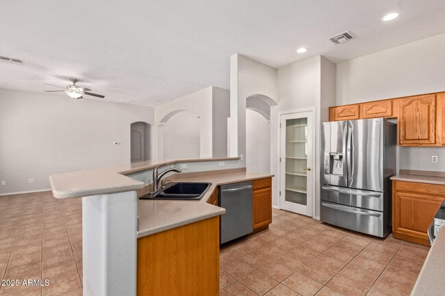 Building Photo - 13508 W Alvarado Dr