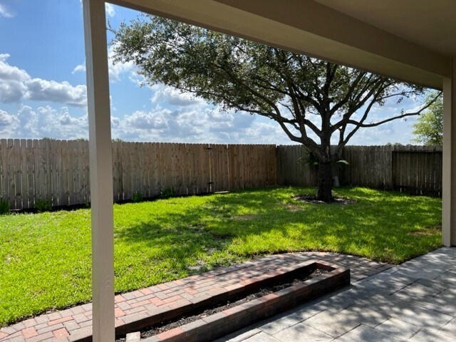 Building Photo - 2134 Thorn Berry Creek Ln